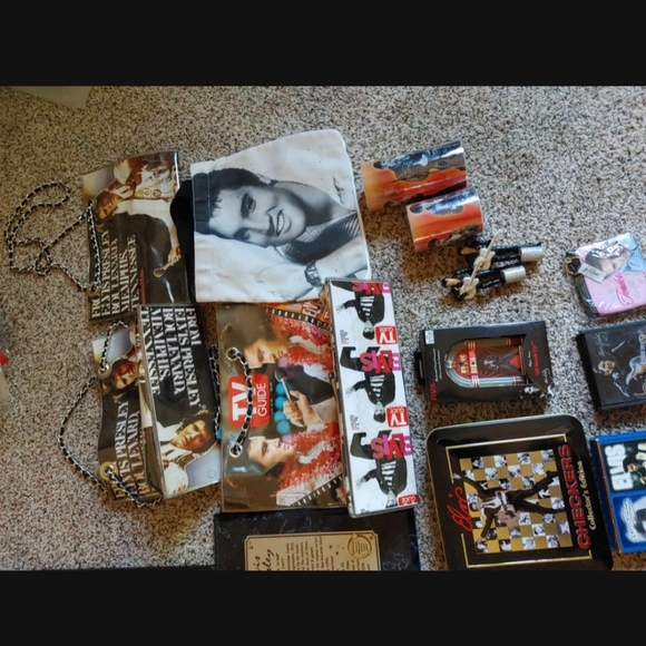 Elvis memorabilia - Picture 8 of 9